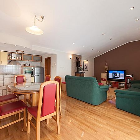 Apartments Zorica Tučepi Chambre photo